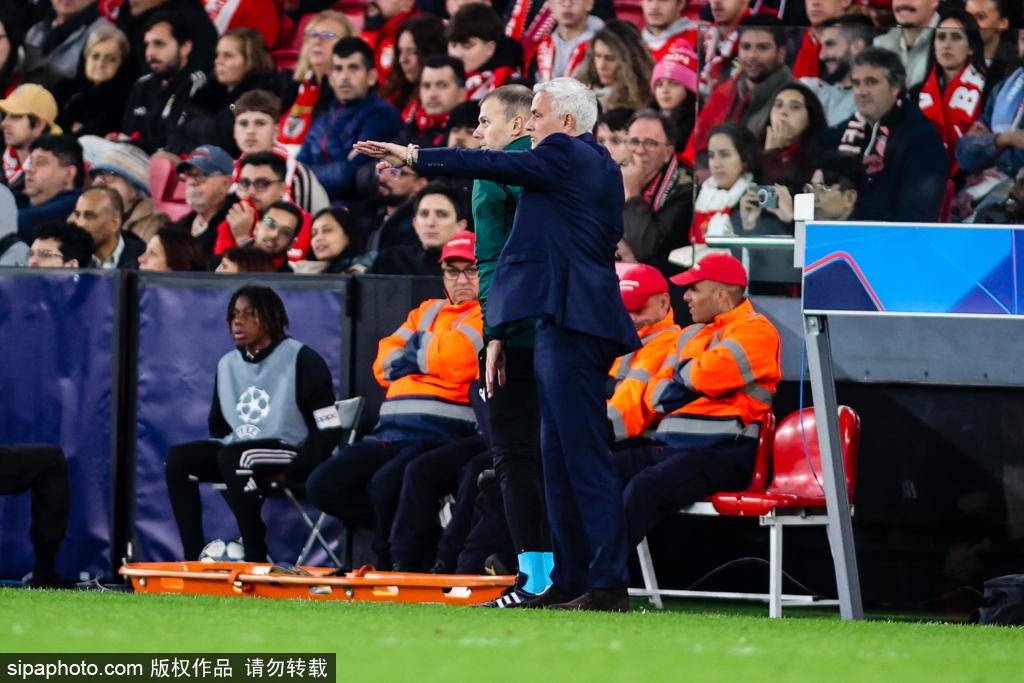 波尔图2-0锁定半程冠军！本菲卡能否在穆帅带领下实现杯赛复仇？